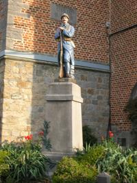 statue monument aux morts